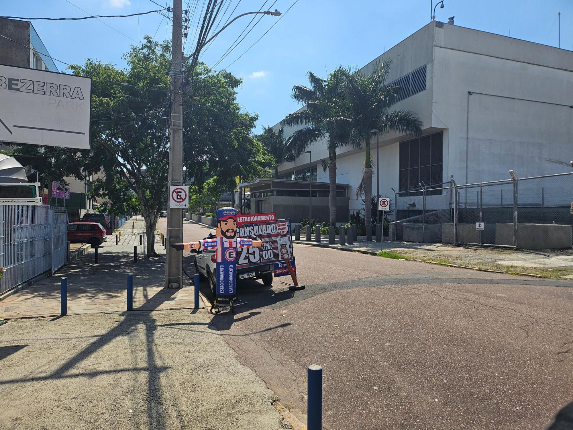 Consulado Americano Apartamento 50 Metros Da Entrada Para Visto Consulado Eua Porto Alegre Com Garagem Exteriör bild